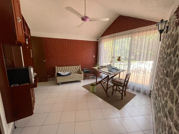 CASA DE UN SOLO NIVEL EN FRACCIONAMIENTO EL PARAJE, JIUTEPEC MORELOS.