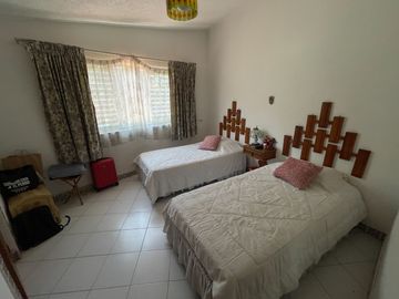 CASA DE UN SOLO NIVEL EN FRACCIONAMIENTO EL PARAJE, JIUTEPEC MORELOS.