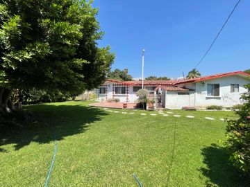CASA DE UN SOLO NIVEL EN FRACCIONAMIENTO EL PARAJE, JIUTEPEC MORELOS.