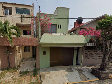 BONITA CASA EN VENTA EN CENTRO DE COATZACOALCOS, VERACRUZ
