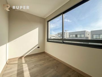 CASA EN CONDOMINIO DE 2 PISOS EN MARGA MARGA