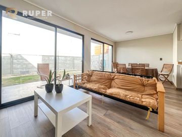 CASA EN CONDOMINIO DE 2 PISOS EN MARGA MARGA