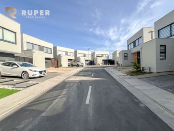 CASA EN CONDOMINIO DE 2 PISOS EN MARGA MARGA