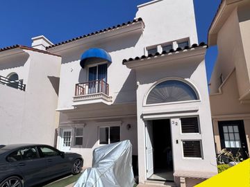 Casa en Venta o Renta Amueblada en Real de Sevilla