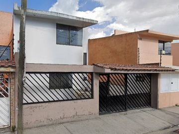 Venta de casa  aprecio de remate en San Lorenzo Toluca