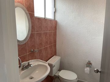 Casa en RENTA remodelada en Condominio Privado en Hércules! – Mantenimiento Incluido
