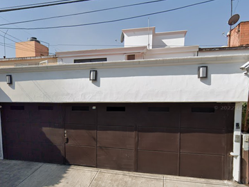 Venta de Casa Excelente oportunidad en calle Lutecia, Lomas Estrella 2da Secc, Iztapalapa, CDMX JRJ507 AD