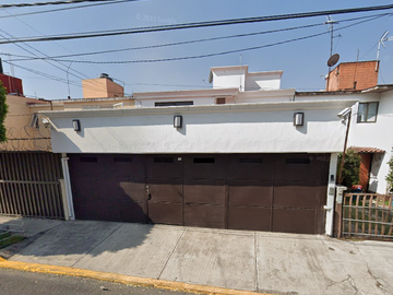 Venta de Casa Excelente oportunidad en calle Lutecia, Lomas Estrella 2da Secc, Iztapalapa, CDMX JRJ507 AD