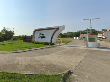 Casa 🏡 de oportunidad en Circuito Arrecifes 31 Lote 27 Mz 12 Col. Fraccionamiento el campanario. Municipio Tuxpan, Veracruz Cp.92810  ✨💵   🏡💵