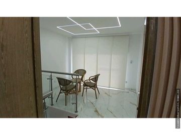 VENDO CASA EN LA HACIENDA DE 3 PISO