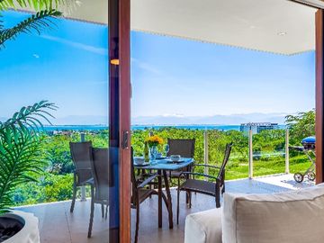 Moderno Departamento con Vista al Mar en Alamar, La Cruz de Huanacaxtle – 2 Recámaras, 2 Baños