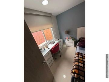 VENDO CASA EN LA HACIENDA DE TERCER PISO