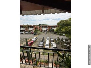 VENDO CASA EN LA HACIENDA DE TERCER PISO