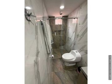 VENDO CASA EN LA HACIENDA DE TERCER PISO