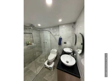 VENDO CASA EN LA HACIENDA DE TERCER PISO