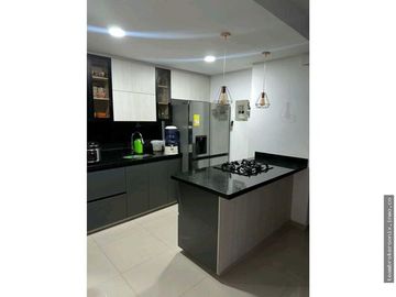 VENDO CASA EN LA HACIENDA DE TERCER PISO