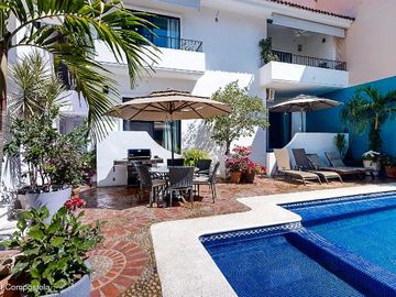 DEPARTAMENTO EN ZONA DORADA DE BUCERIAS 2 MINUTOS DE LA PLAYA