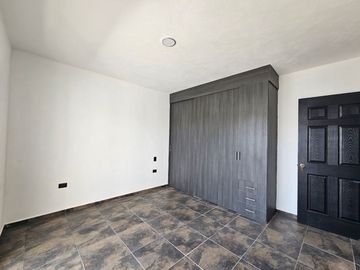 MODERNA CASA EN VENTA MUY CÉNTRICA