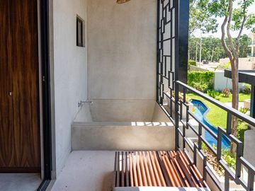 Apartamento en venta en Tulum Región 15, Quintana Roo: 1 recámara, cocina integral, alberca