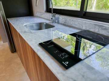 Apartamento en venta en Tulum Región 15, Quintana Roo: 1 recámara, cocina integral, alberca
