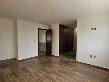 CASA DE ESTILO MODERNO NUEVA EN FRACCIONAMIENTO