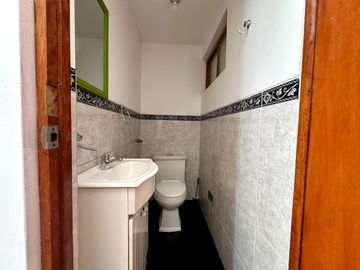 Amplia casa  con gran jardín y salida directa a parque privado 🏡☀