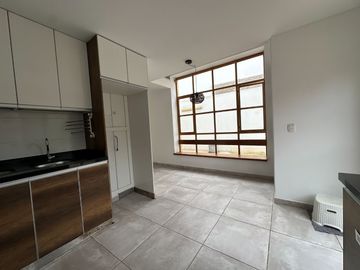 Amplia casa  con gran jardín y salida directa a parque privado 🏡☀