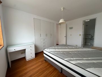 Amplia casa  con gran jardín y salida directa a parque privado 🏡☀