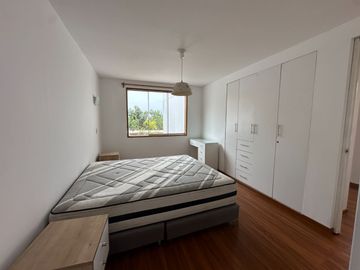 Amplia casa  con gran jardín y salida directa a parque privado 🏡☀