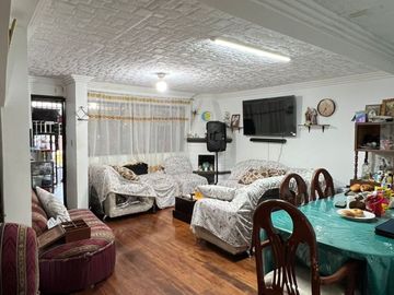 Venta de Casa Rentera en Cuenca, sector la Católica cerca a la Av. Las Américas