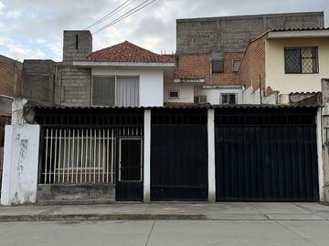 Venta de Casa Rentera en Cuenca, sector la Católica cerca a la Av. Las Américas