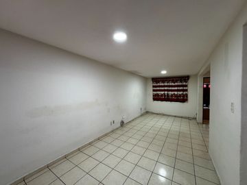 Casa en Venta en Cerrada Arboledas de Jacarandas con Roof