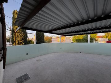 Casa en Venta en Cerrada Arboledas de Jacarandas con Roof