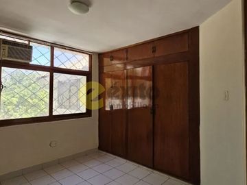GRAN VENTA DE CASA DE TRES PISOS EN LA URB. LOURDES, PIURA