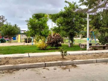 GRAN VENTA DE CASA DE TRES PISOS EN LA URB. LOURDES, PIURA