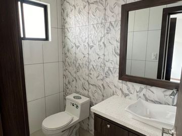 Venta de Casa nueva en Cuenca, sector Ricaurte cerca de las 4 esquinas