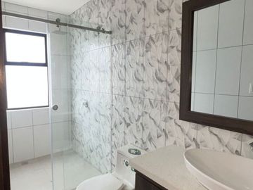 Venta de Casa nueva en Cuenca, sector Ricaurte cerca de las 4 esquinas