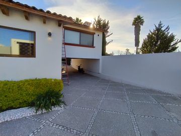 RESIDENCIA EN VENTA CON ALBERCA DENTRO DE EXCLUSIVO FRACCIONAMIENTO