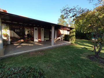 RESIDENCIA EN VENTA CON ALBERCA DENTRO DE EXCLUSIVO FRACCIONAMIENTO