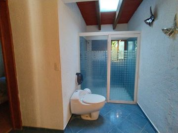 RESIDENCIA EN VENTA CON ALBERCA DENTRO DE EXCLUSIVO FRACCIONAMIENTO