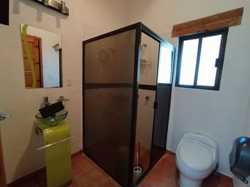 RESIDENCIA EN VENTA CON ALBERCA DENTRO DE EXCLUSIVO FRACCIONAMIENTO