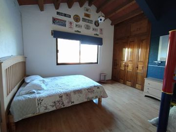 RESIDENCIA EN VENTA CON ALBERCA DENTRO DE EXCLUSIVO FRACCIONAMIENTO