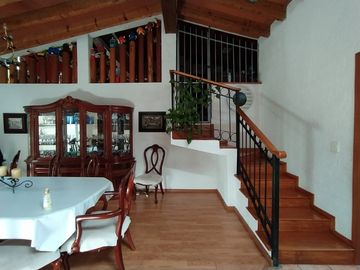 RESIDENCIA EN VENTA CON ALBERCA DENTRO DE EXCLUSIVO FRACCIONAMIENTO