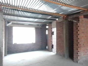 SE VENDE CASA COMO TERRENO EN MOTUPE, SAN JUAN DE LURIGANCHO