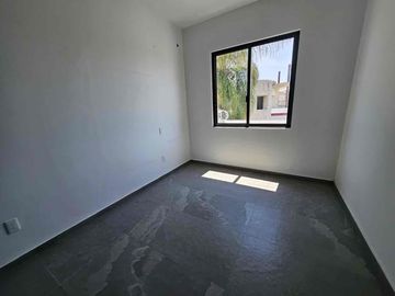Casa en Calle Zalatitán, Fracc. Parques de Tlaquepaque, San Pedro Tlaquepaque
