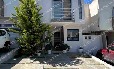 VENDO casa en Privada! ampliada y con acabados modernos