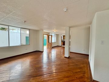 VENTA CASA RENTERA / CARCELÉN SECTOR COLEGO AMERICANO