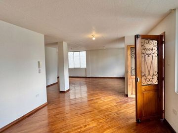 VENTA CASA RENTERA / CARCELÉN SECTOR COLEGO AMERICANO