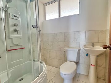 VENTA CASA RENTERA / CARCELÉN SECTOR COLEGO AMERICANO
