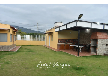 VENTA CASA EN CONJUNTO CON PISCINA CERCA DEL RIO BONDA STA MTA – F.V